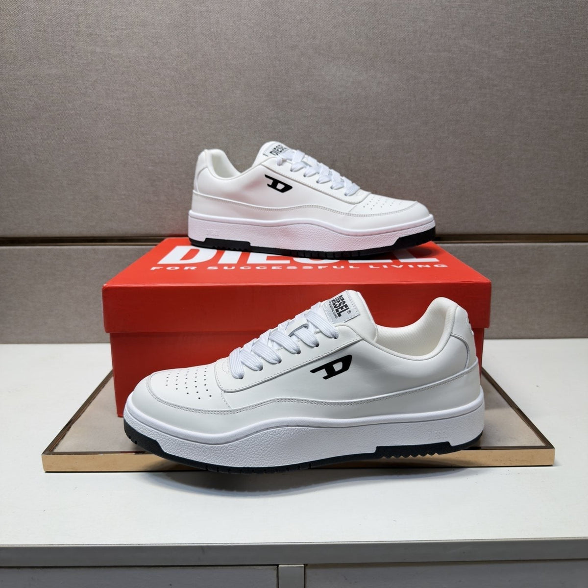 Diesel Men's White and Black Low-Top Sneakers