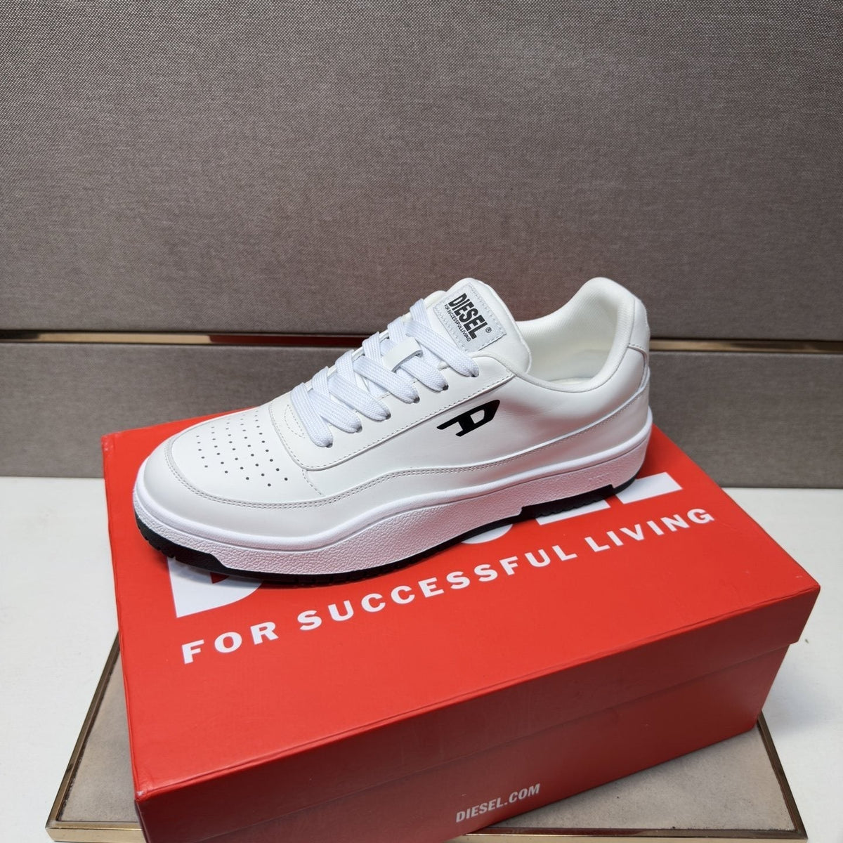 Diesel Men's White and Black Low-Top Sneakers