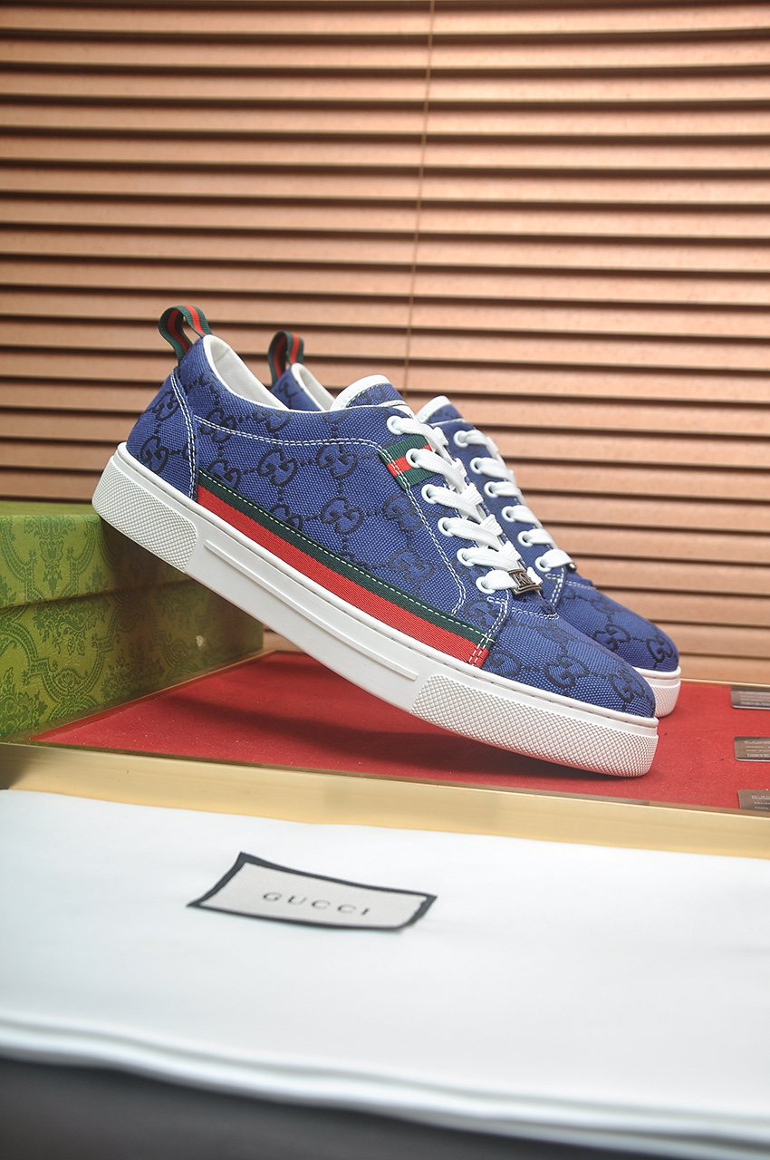 Gucci Stripe Low-Top Sneakers