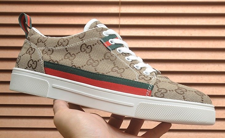 Gucci Stripe Low-Top Sneakers
