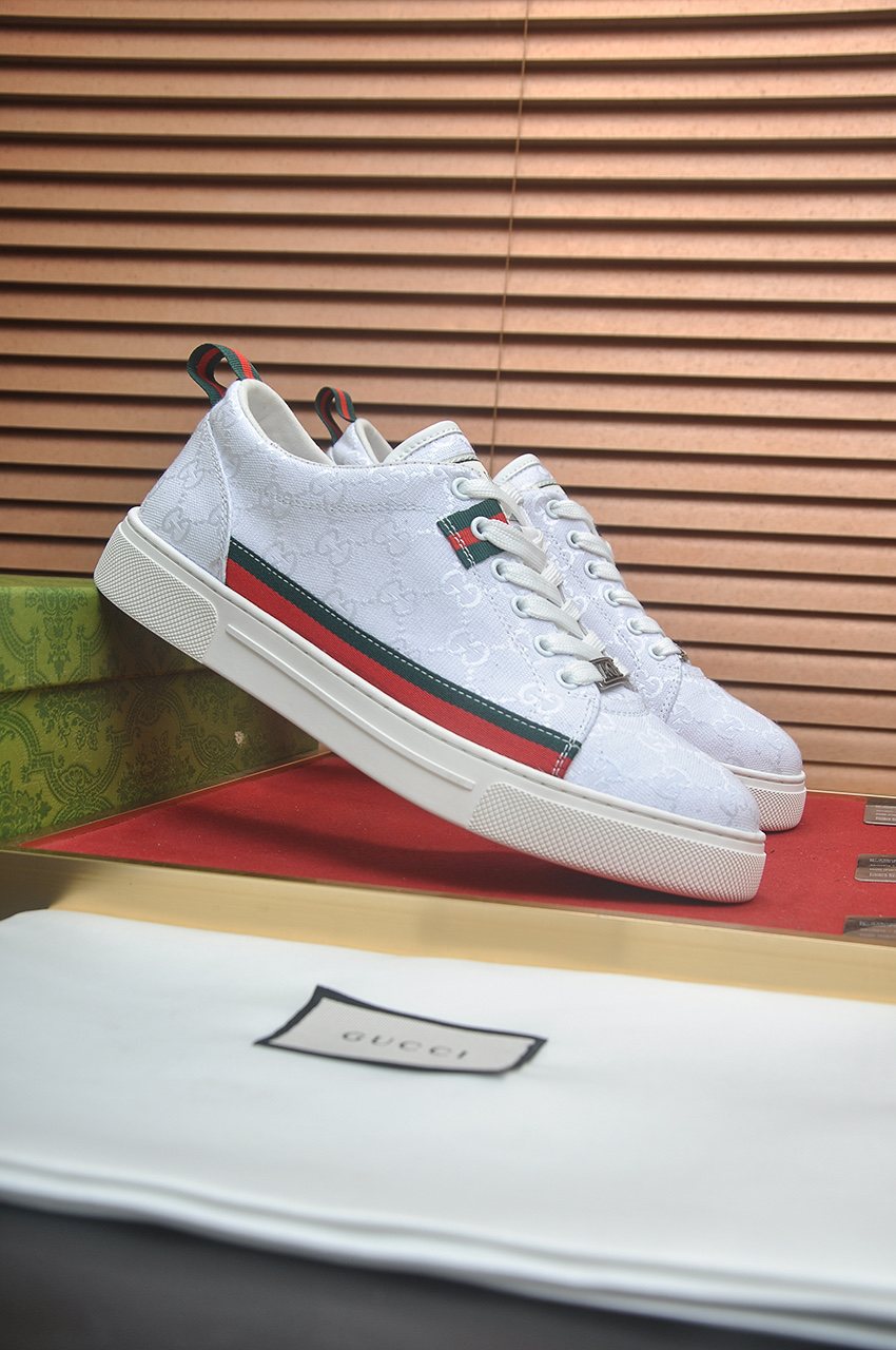 Gucci Stripe Low-Top Sneakers